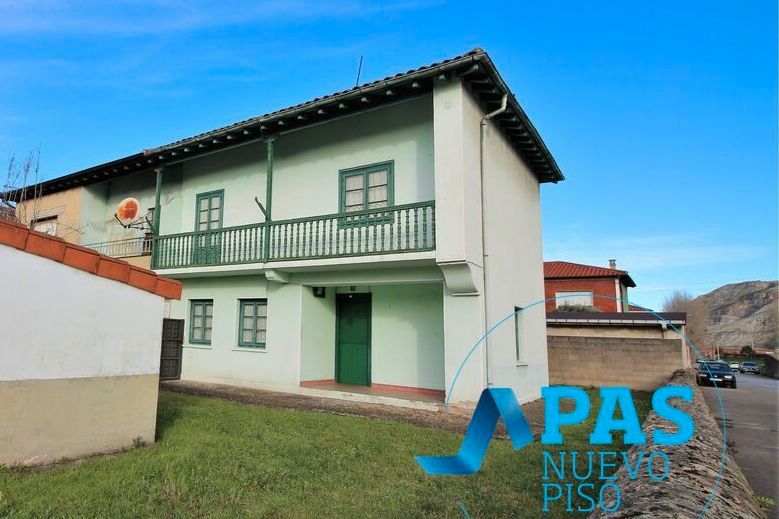 Exterior view of House or chalet for sale in Los Corrales de Buelna   with Private garden, Terrace and Storage room