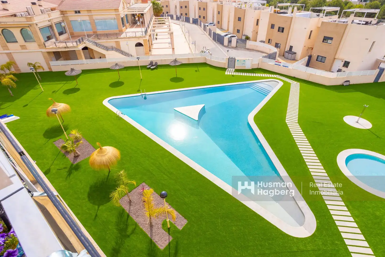 Piscina de Apartament en venda en Orihuela amb Balcó