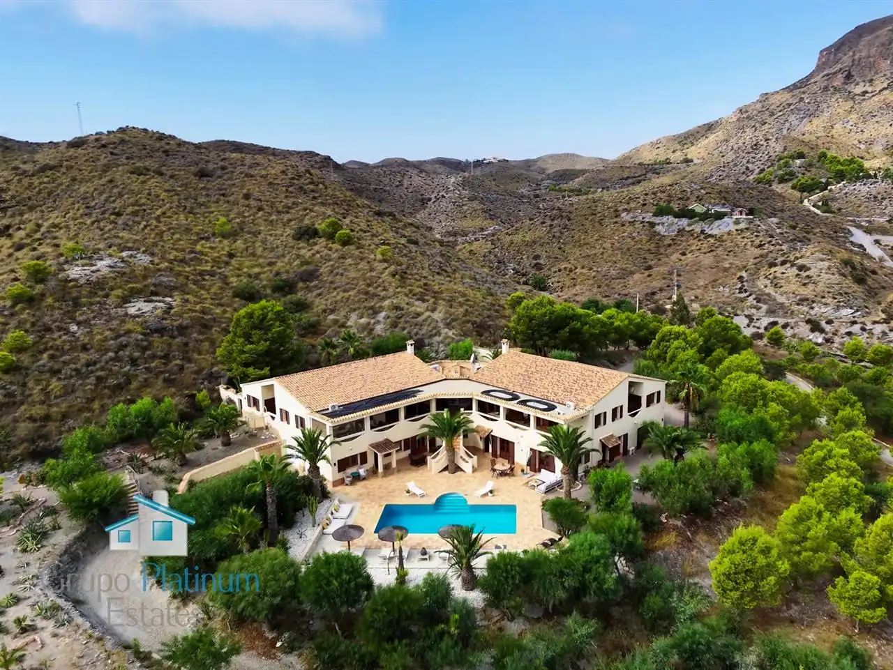 Xalet amb piscina en venda a Guazamara - Los Lobos