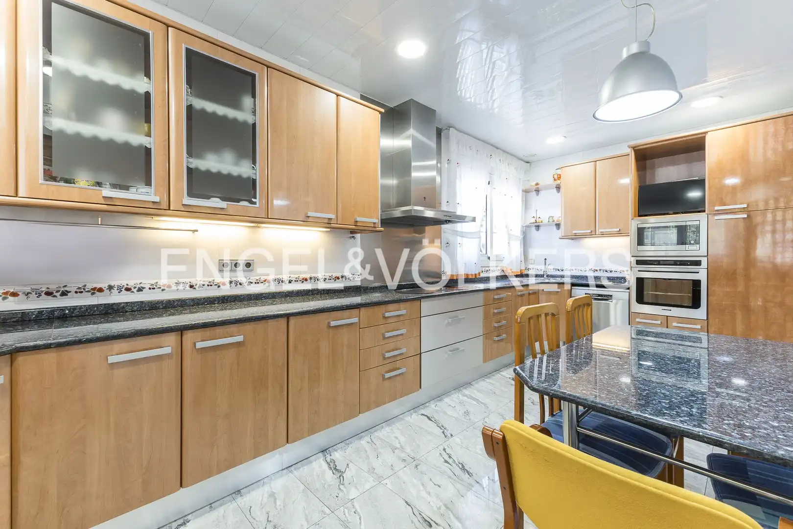 Cocina de Casa o chalet en venta en Molins de Rei con Aire acondicionado, Calefacción y Jardín privado