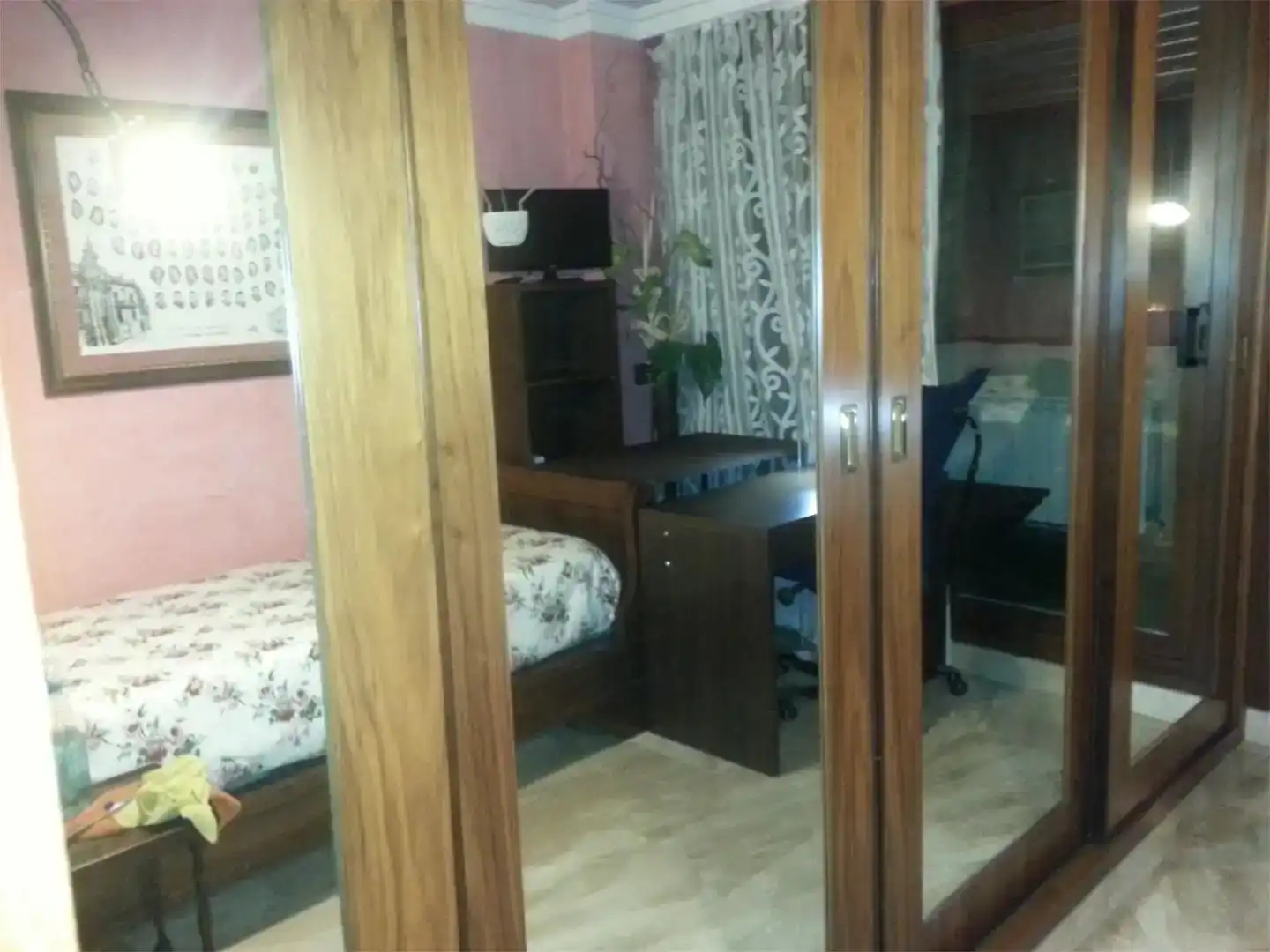 Habitación de Dúplex para compartir en Valladolid con Aire acondicionado, Jardín privado y Parquet