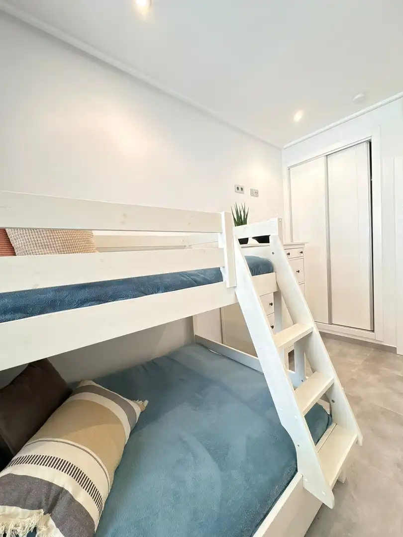 Dormitori de Apartament en venda en Torre de la Horadada