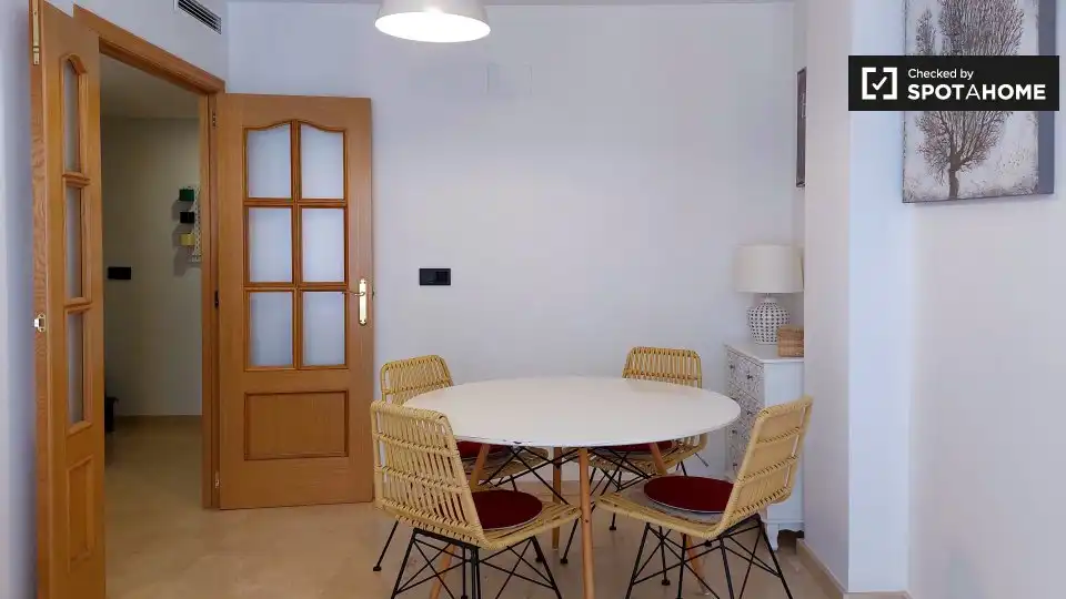 Habitació a Penya - Roja - Avda. Francia