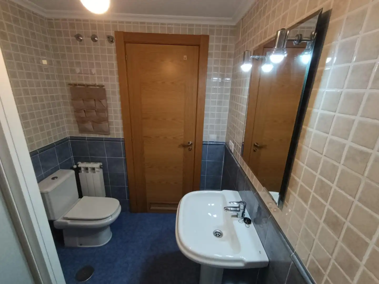 Bany de Apartament en venda en Avilés amb Calefacció, Traster i Balcó