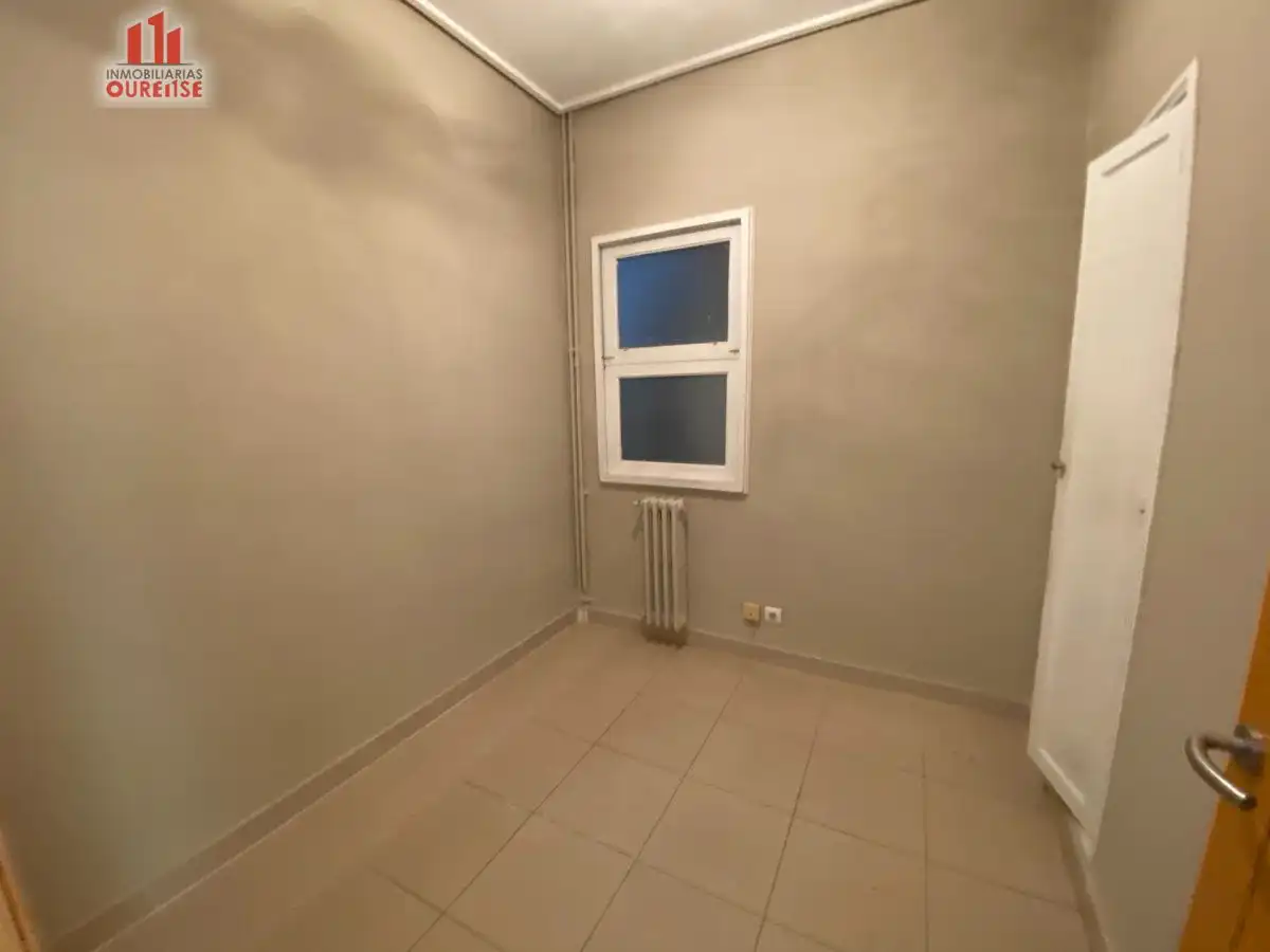 Habitación de Oficina de alquiler en Centro