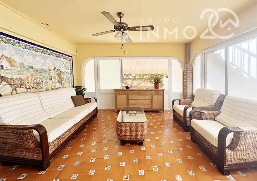 Sala de estar de Casa adosada en venta en Sueca con Aire acondicionado, Calefacción y Jardín privado
