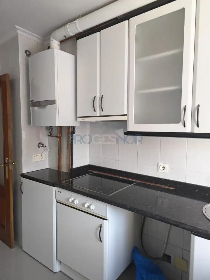 Cocina de Apartamento en venta en San Andrés del Rabanedo con Calefacción
