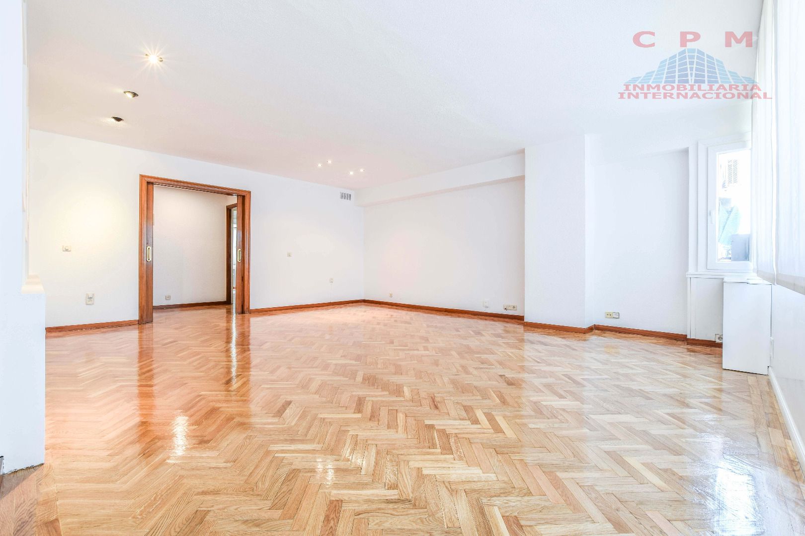 Living room of Flat to rent in  Madrid Capital  with Air Conditioner, Heating and Storage room