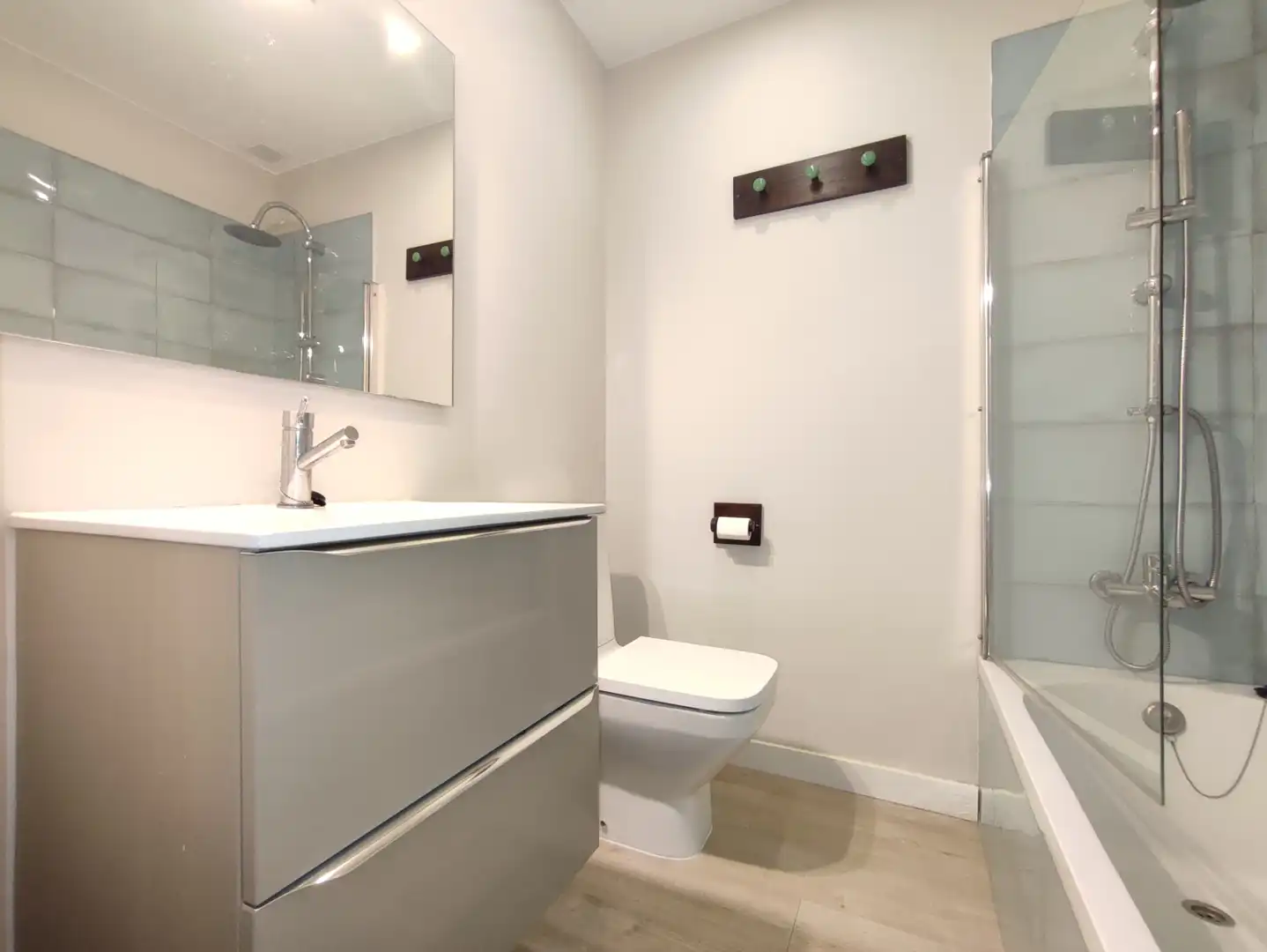 Baño de Piso de alquiler en Gijón  con Calefacción