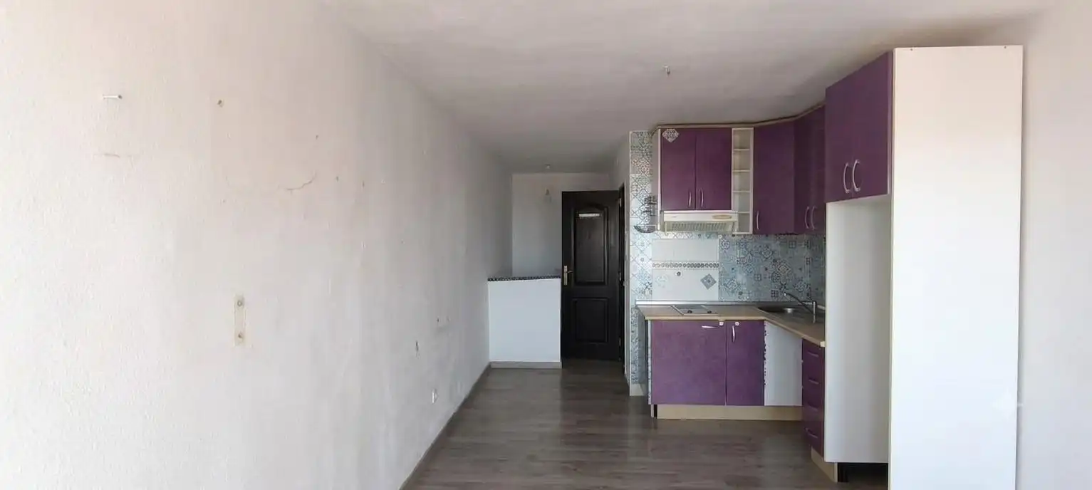 Cuina de Dúplex en venda en Estepona amb Jardí privat, Terrassa i Piscina comunitària