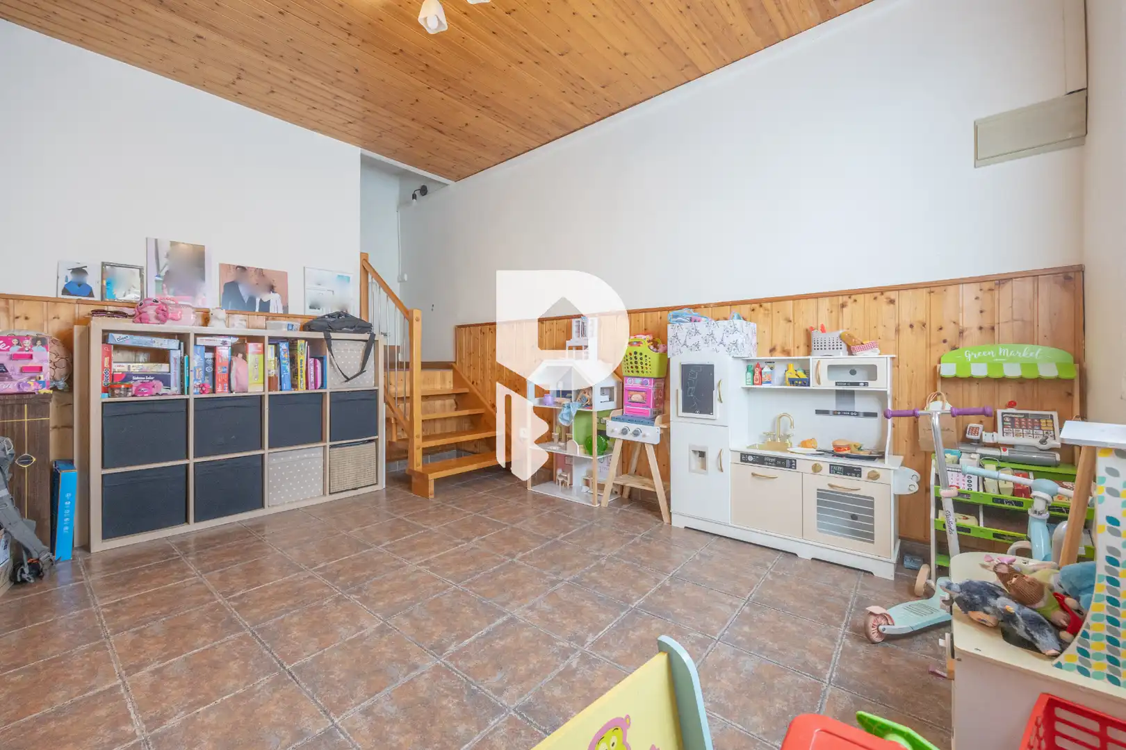 Einfamilien-Reihenhaus zum Verkauf in Vallirana mit Klimaanlage, Heizung und Privatgarten