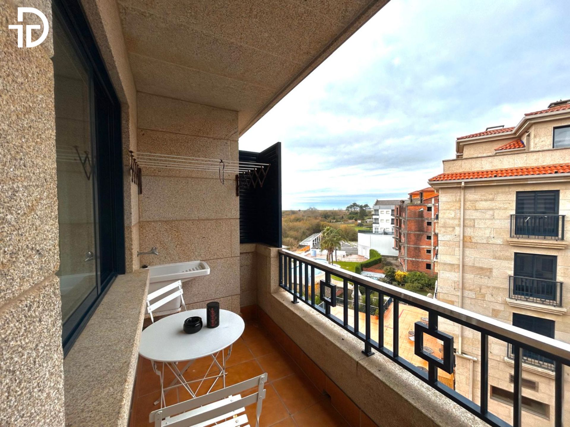 Vista exterior de Pis en venda en Cambados amb Calefacció, Terrassa i Traster