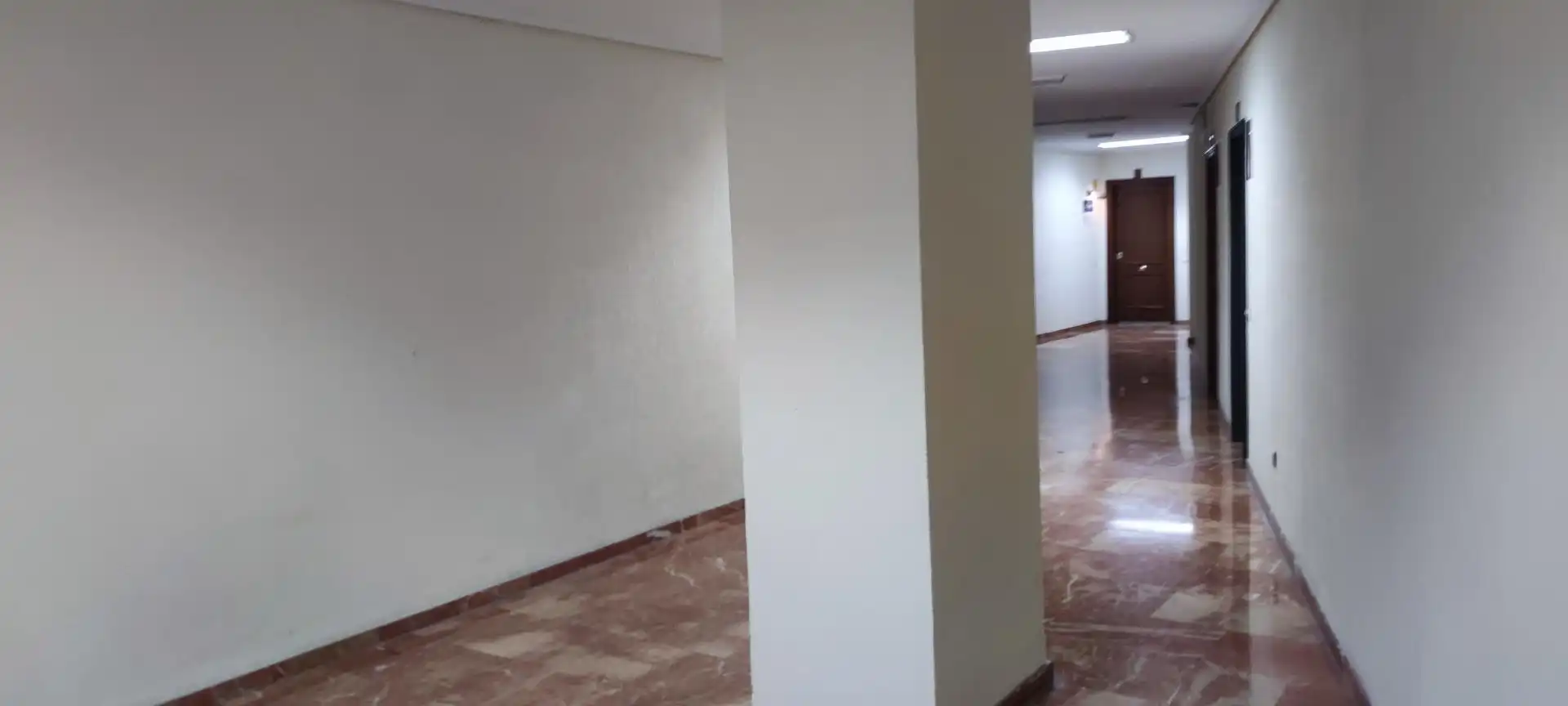 Oficina de alquiler en Sevilla con Aire acondicionado