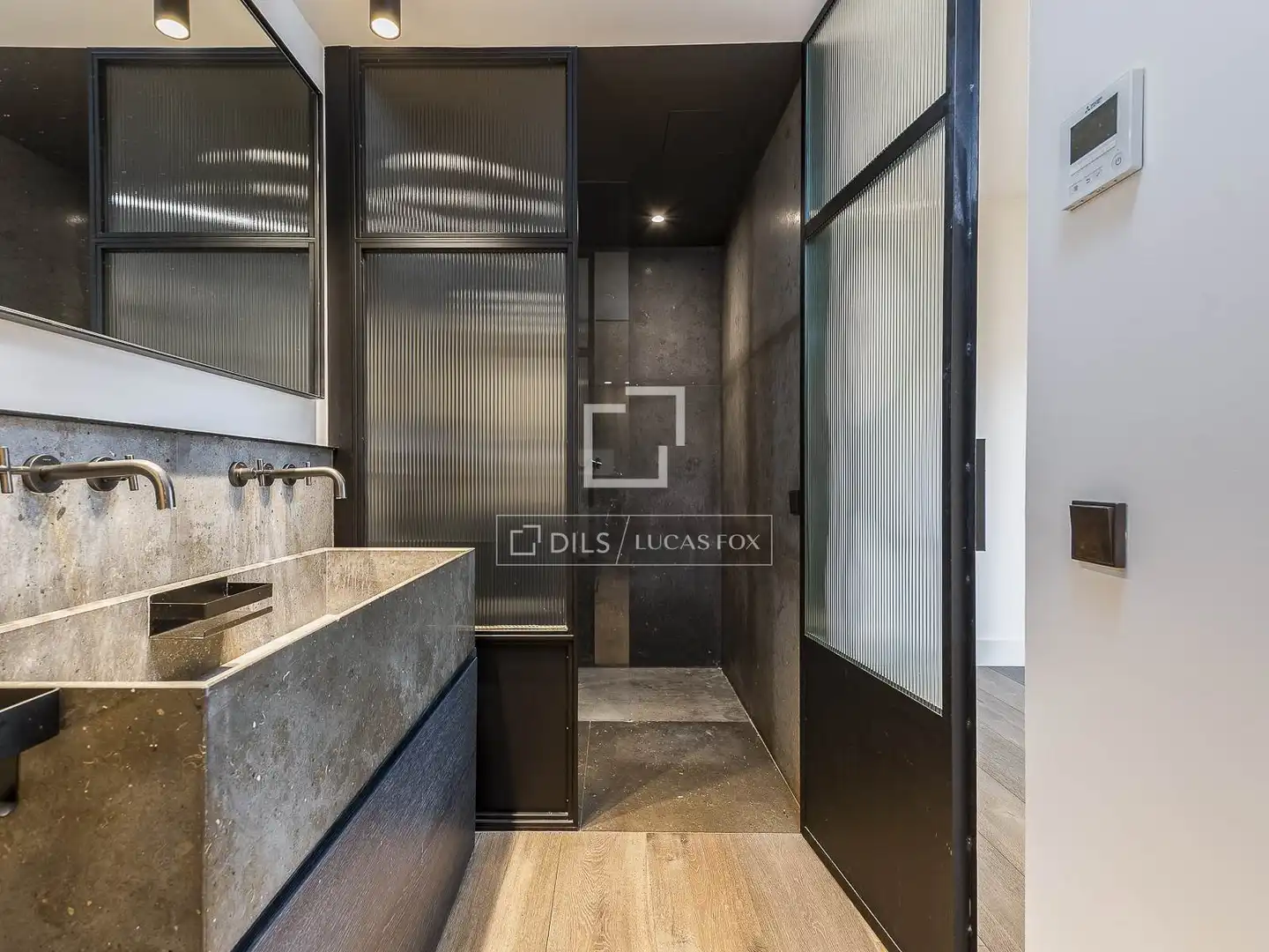 Baño de Piso en venta en Barcelona con Aire acondicionado, Calefacción y Terraza