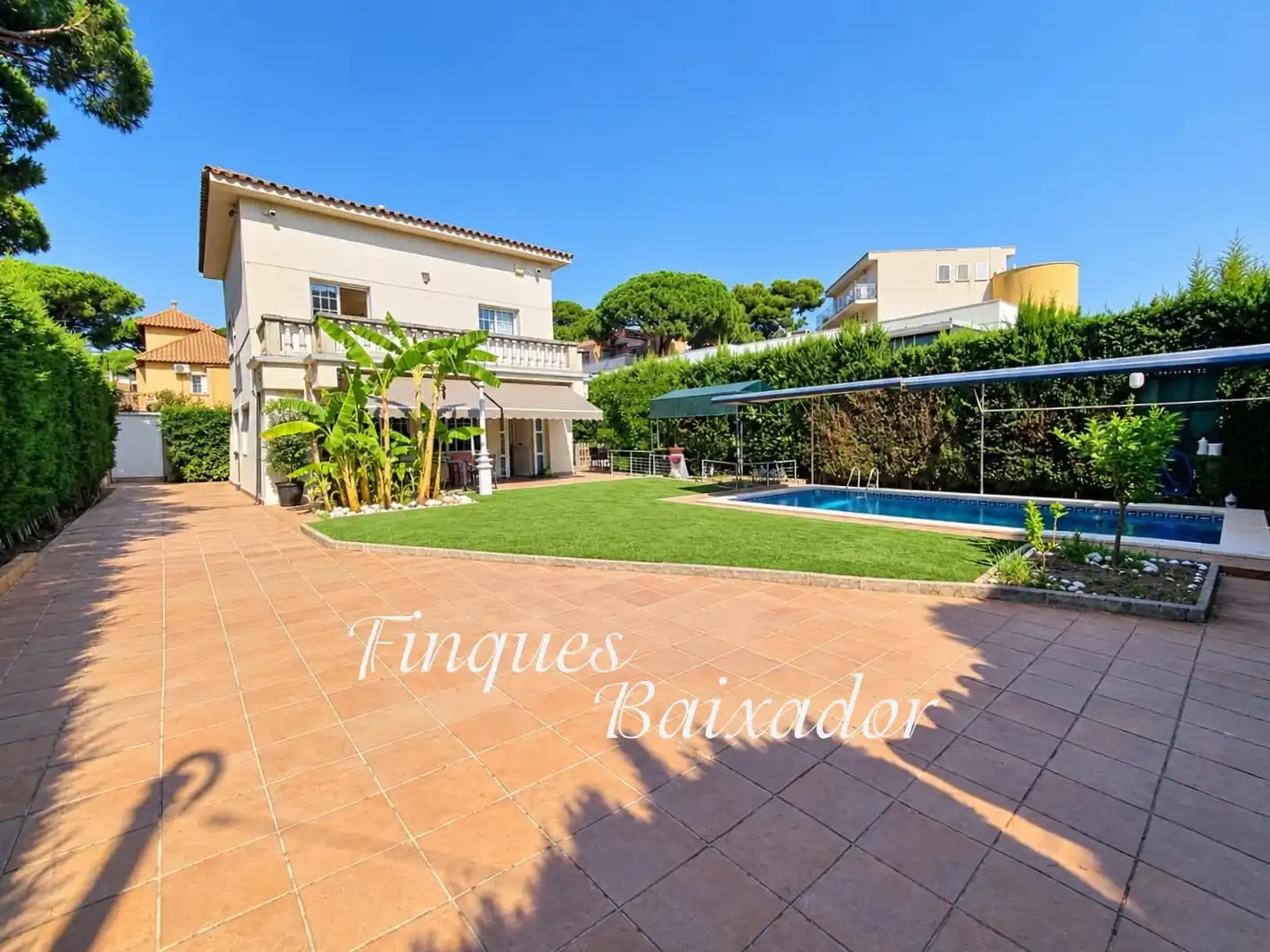 House with pool for sale in Carrer 14