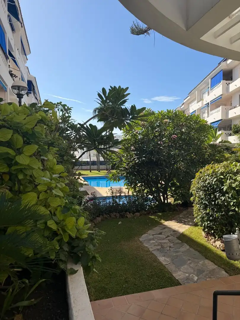 Piscina de Apartamento de alquiler en San Pedro de Alcántara