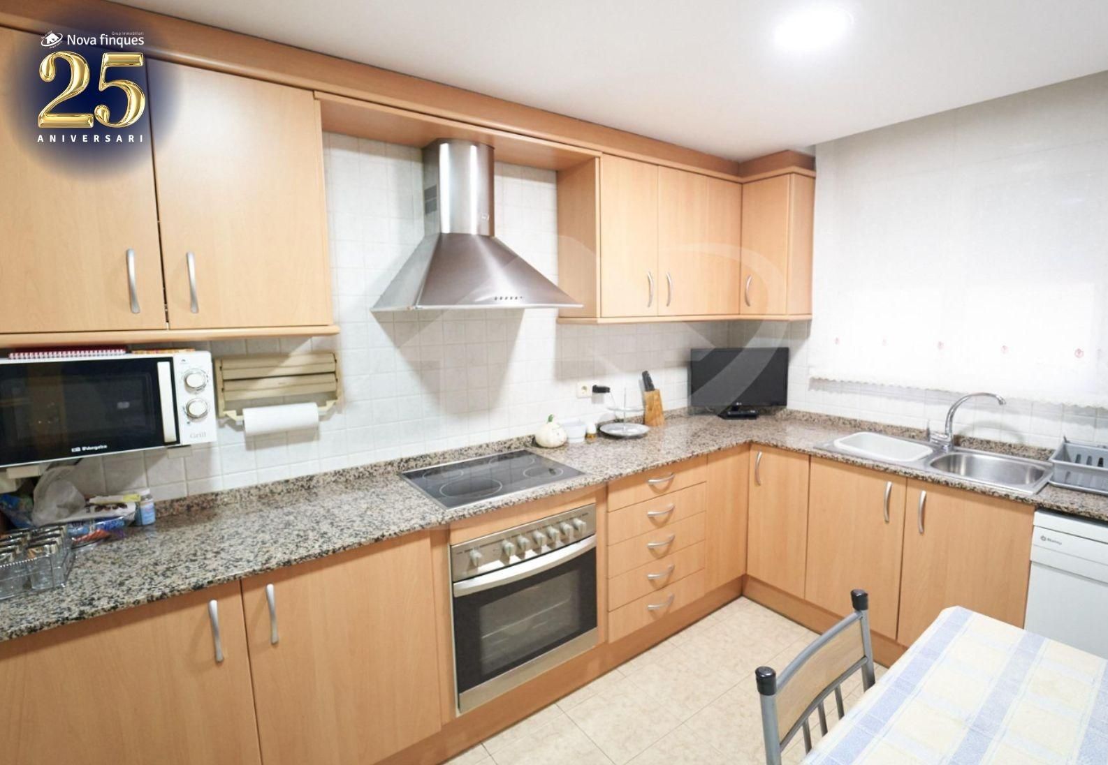 Kitchen of Flat for sale in Sabadell  with Air Conditioner, Heating and Parquet flooring