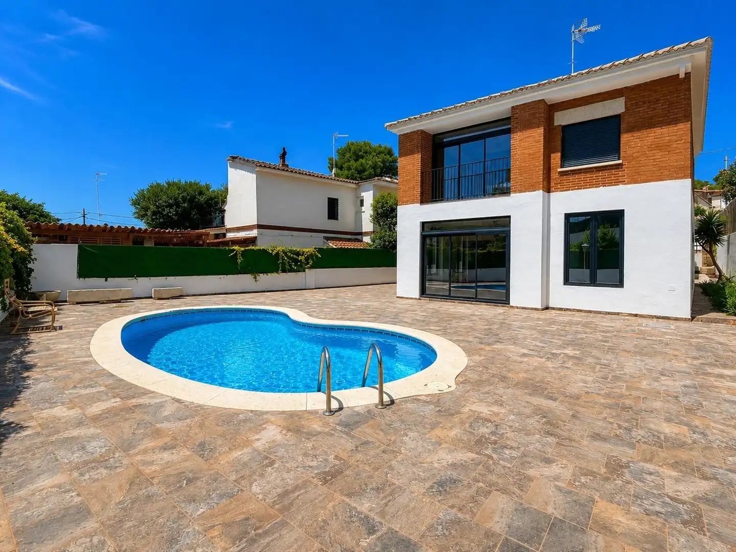 Piscina de Casa o chalet en venta en Calafell con Aire acondicionado, Calefacción y Jardín privado