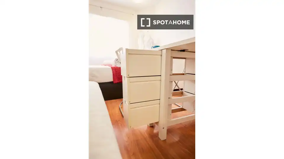 Room in Universidad - Malasaña