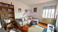 Living room of Flat for sale in Valladolid Capital  with Heating, Parquet flooring and Furnished