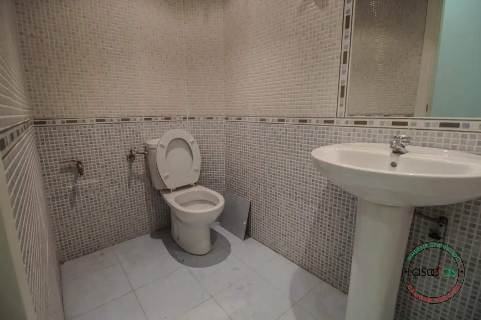Baño de Local en venta en Gijón 