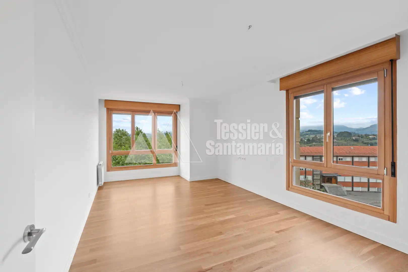 Bedroom of Flat for sale in Gijón   with Heating, Parquet flooring and Storage room
