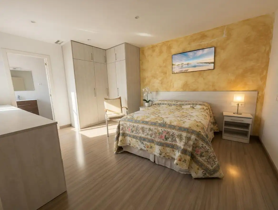 Dormitori de Casa adosada en venda en Sant Joan Despí amb Aire condicionat, Calefacció i Parquet
