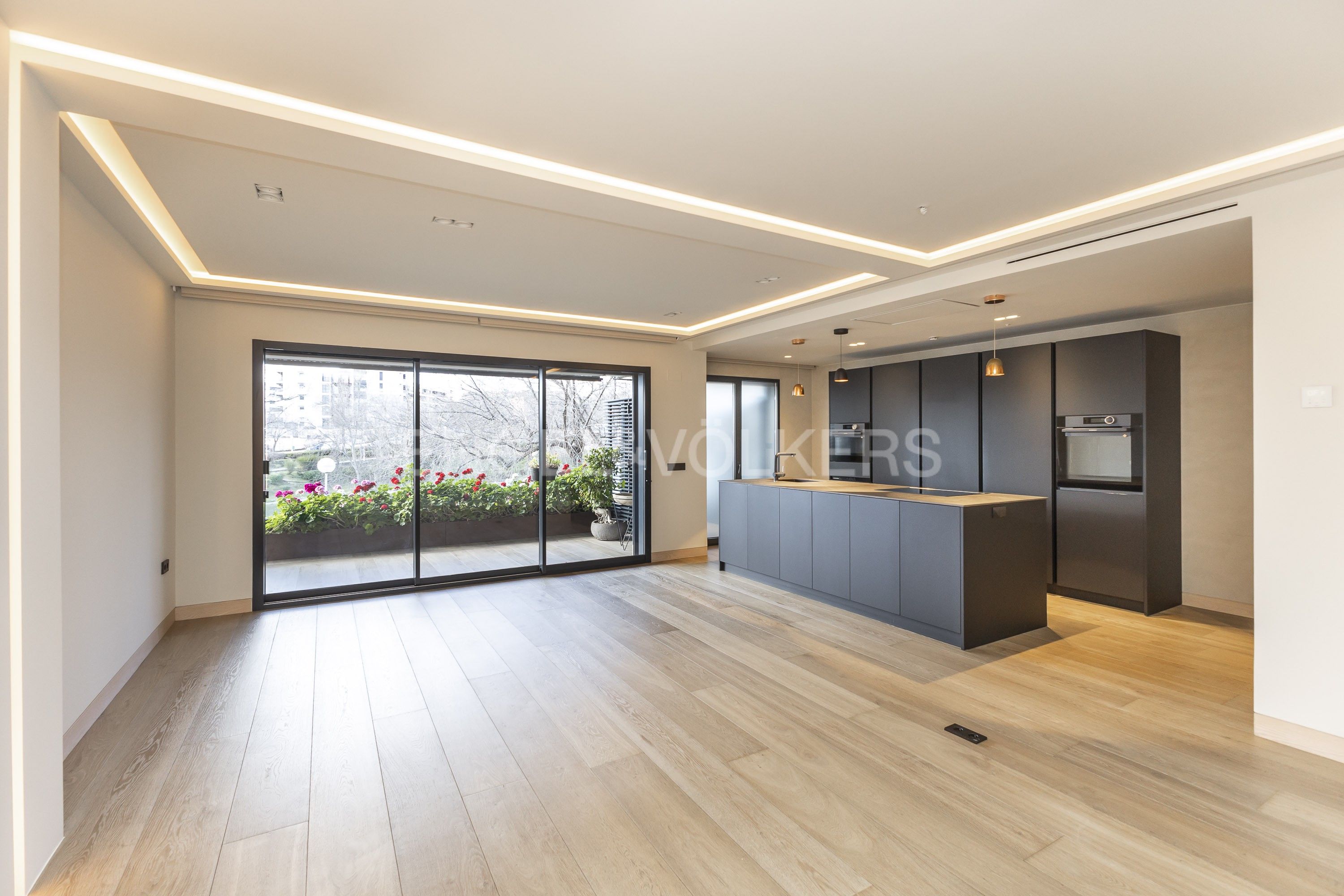 Living room of Apartment for sale in Alcobendas  with Air Conditioner, Heating and Terrace