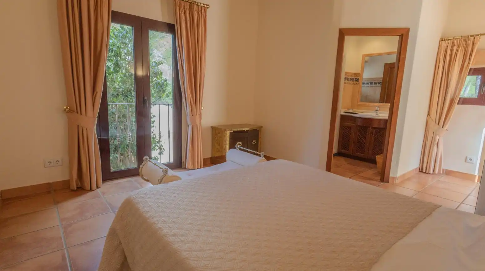 Dormitori de Casa o xalet en venda en Calvià amb Aire condicionat, Piscina i Piscina comunitària