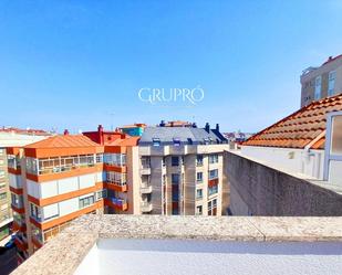 Vista exterior de Àtic de lloguer en Vigo  amb Terrassa