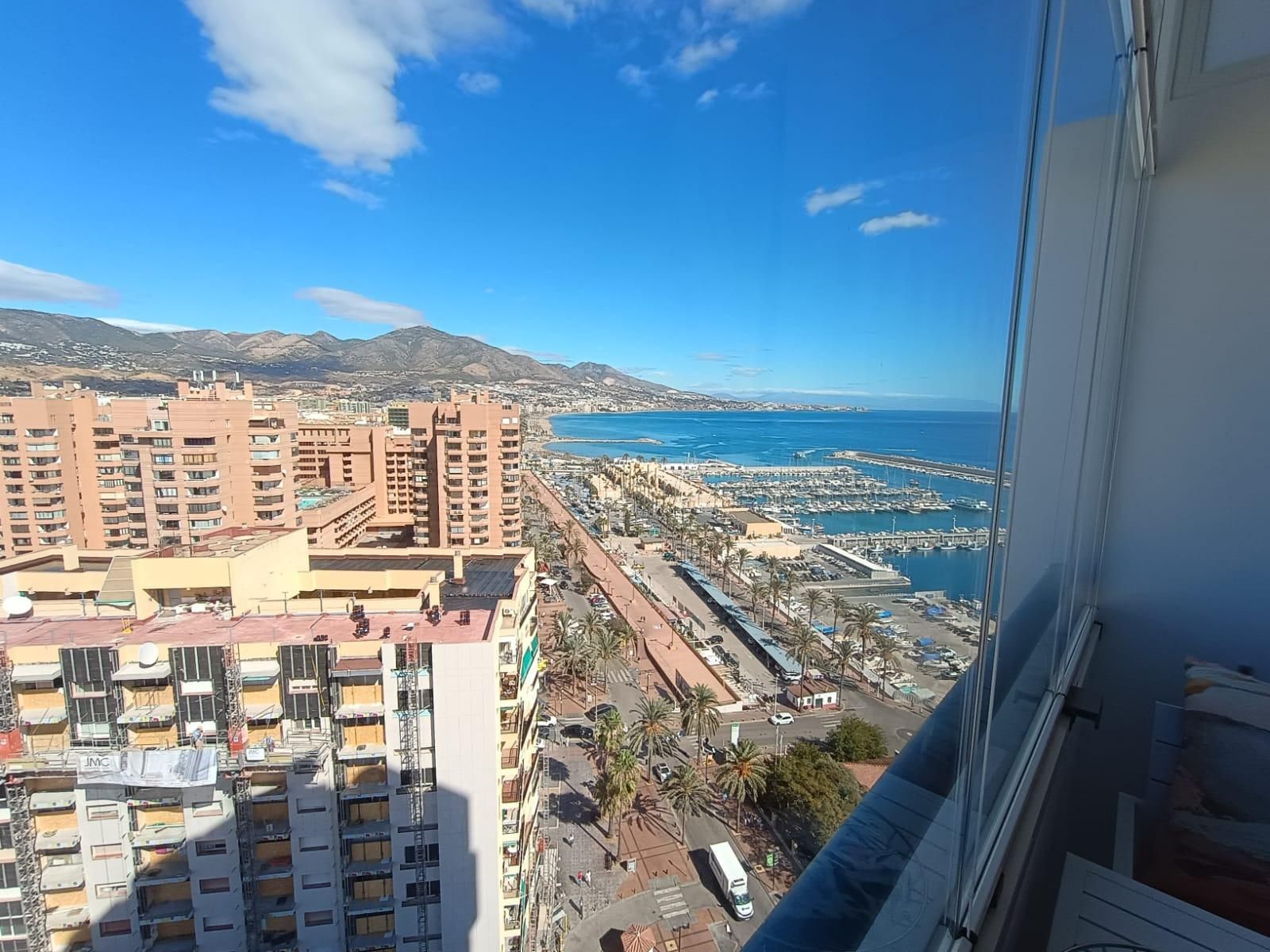 Vista exterior de Estudi de lloguer en Fuengirola amb Aire condicionat, Calefacció i Terrassa