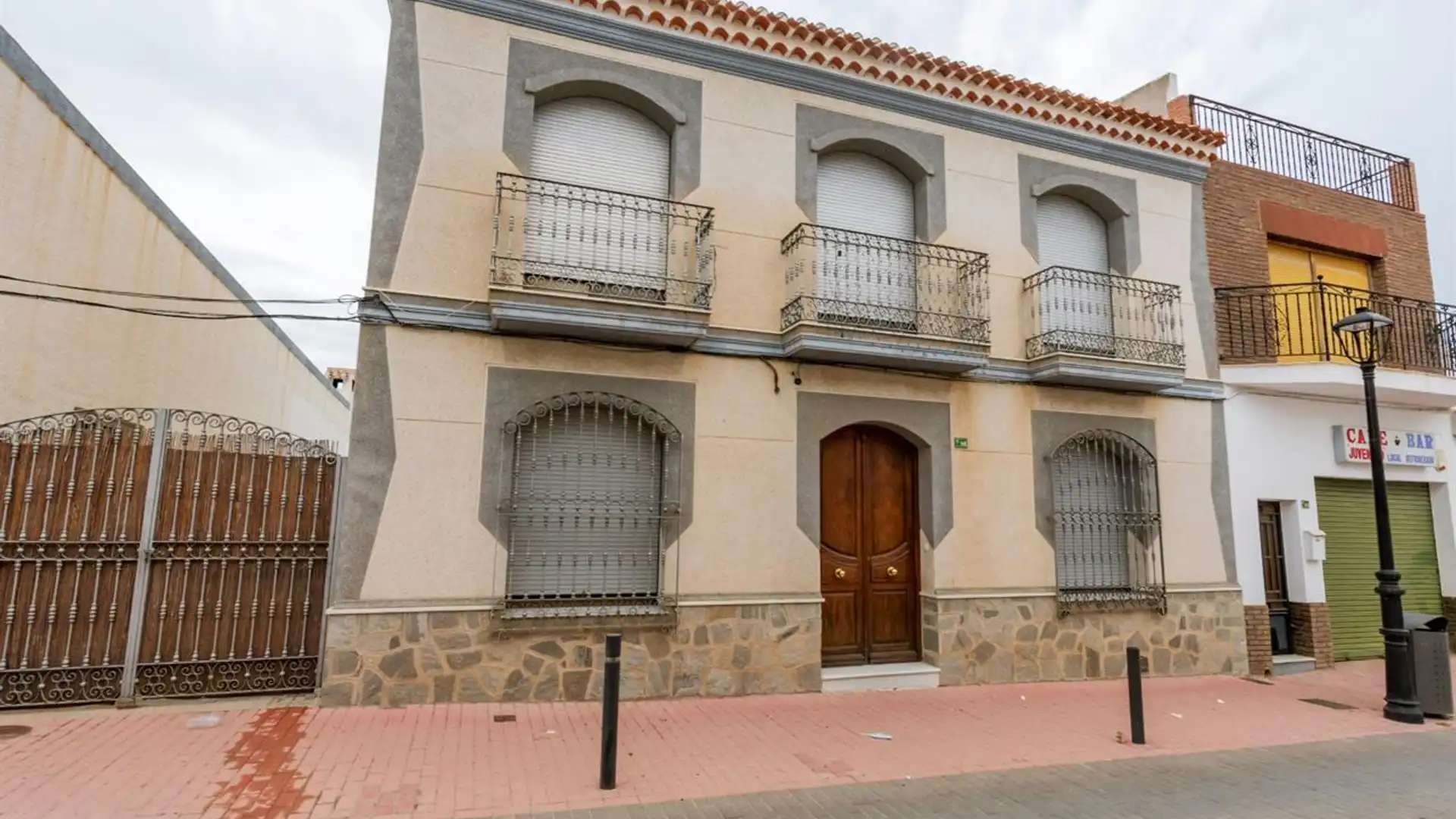 Vista exterior de Casa adosada en venta en Los Gallardos con Aire acondicionado, Jardín privado y Terraza
