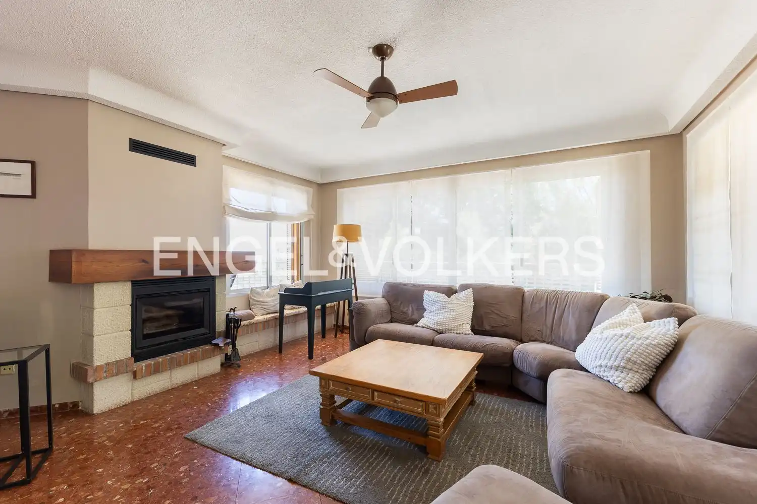 Living room of Houses for sale in Chiva  with Air Conditioner, Heating and Private garden