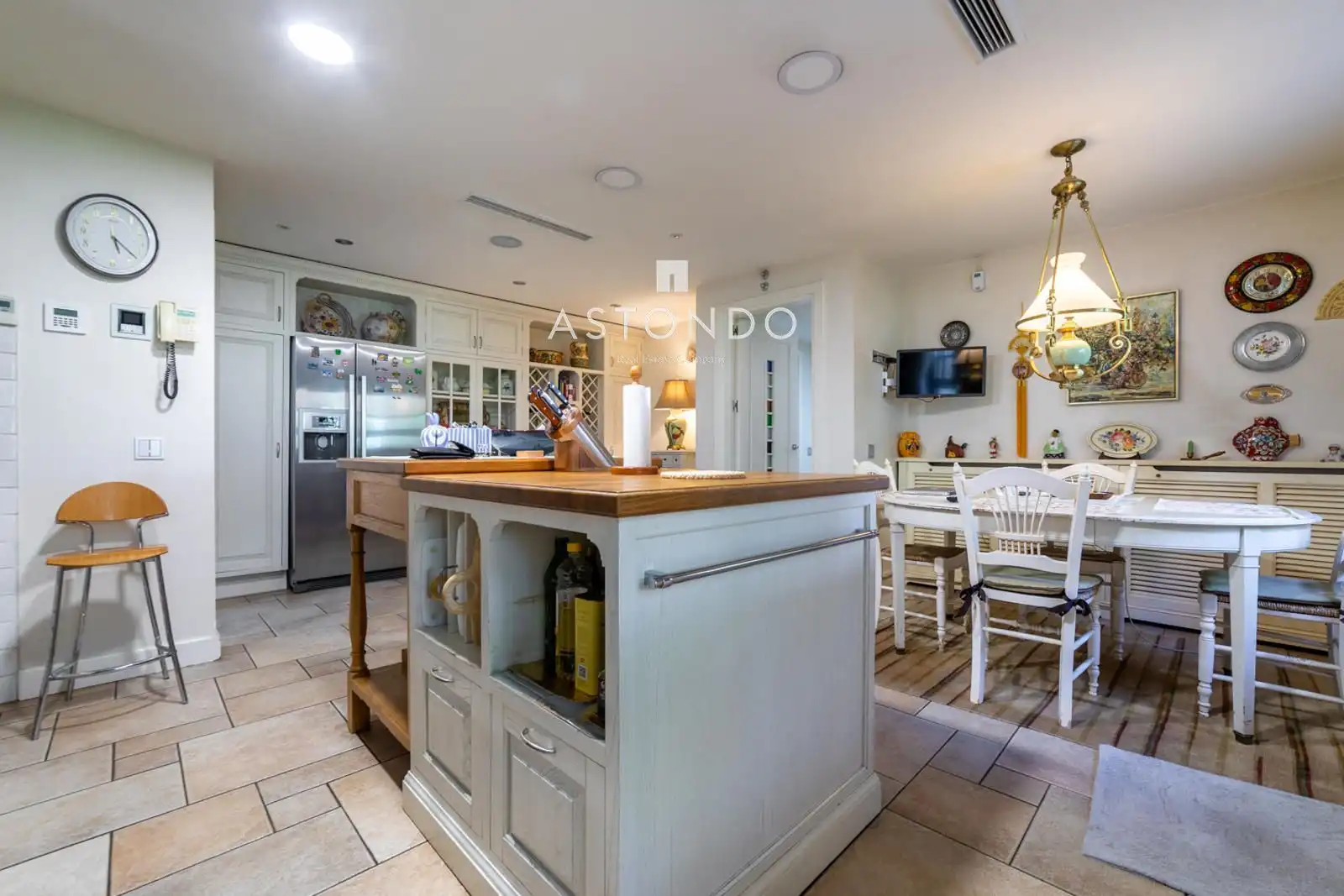 Cocina de Casa o chalet en venta en Madrid con Aire acondicionado, Calefacción y Terraza
