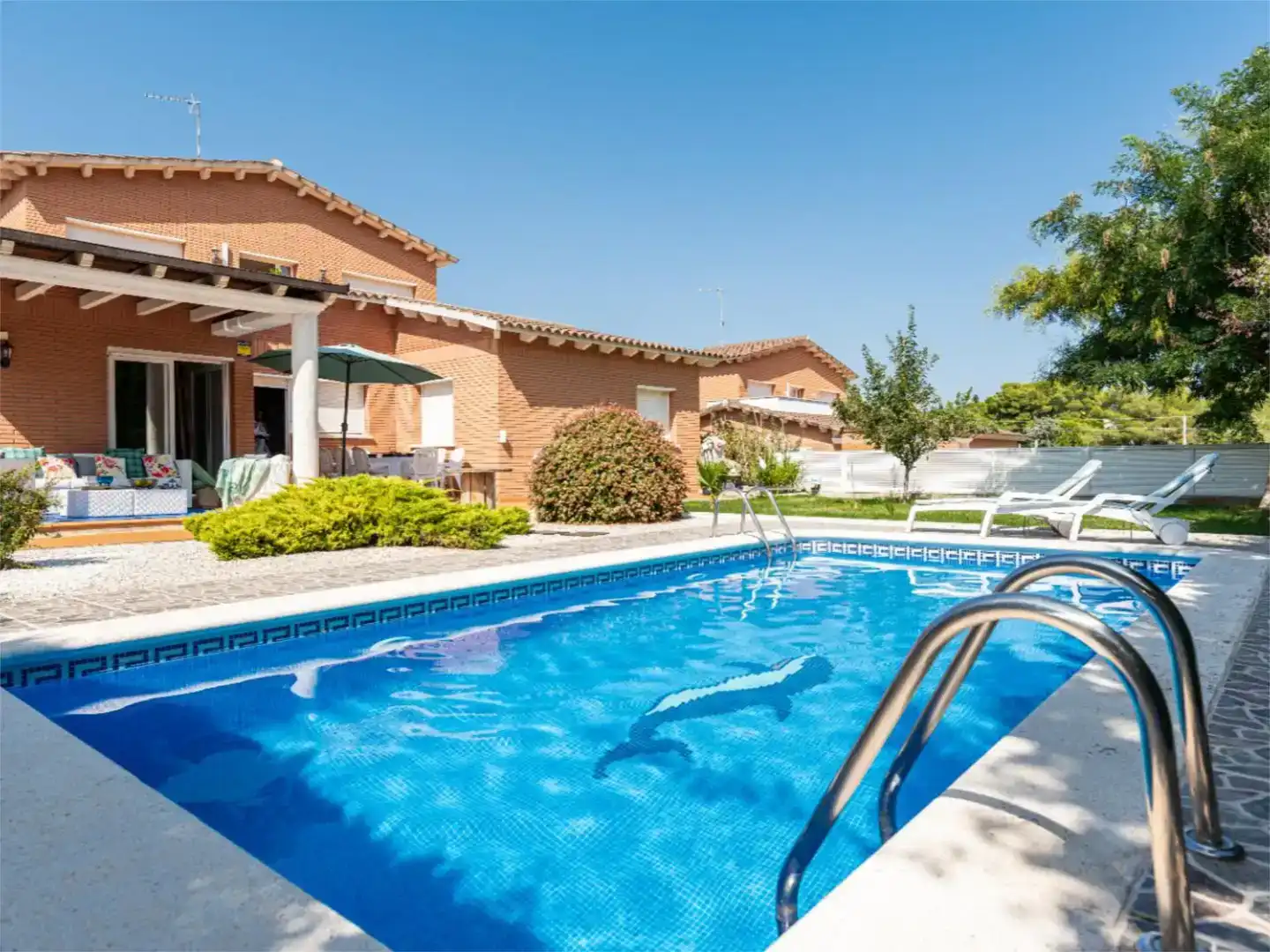 Swimming pool of Houses for sale in Roda de Berà  with Swimming Pool and Balcony