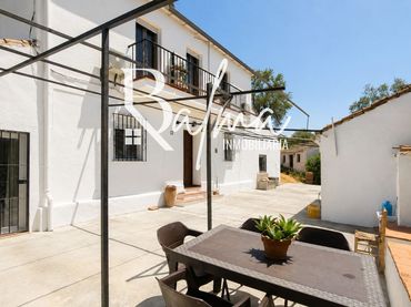 Casa amb piscina en venda a Arriate