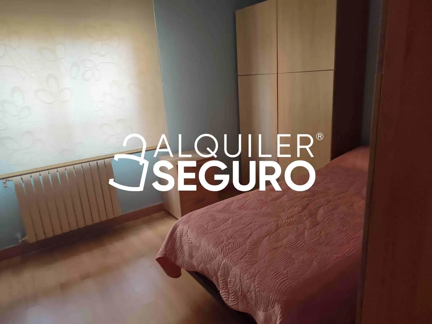 Habitación de Piso de alquiler en Zaragoza con Aire acondicionado, Calefacción y Amueblado