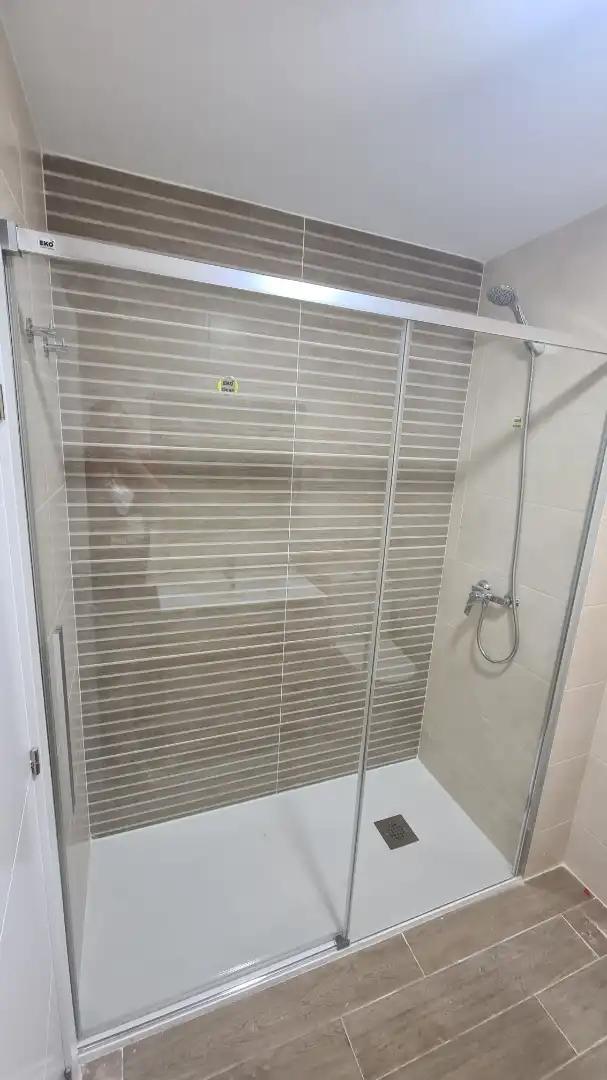 Badezimmer von Wohnungen zur Miete in Torrejón de Ardoz mit Klimaanlage, Heizung und Privatgarten