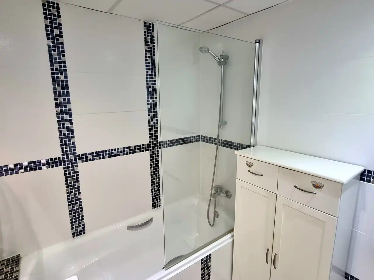 Baño de Apartamento en venta en Mijas con Aire acondicionado, Terraza y Piscina
