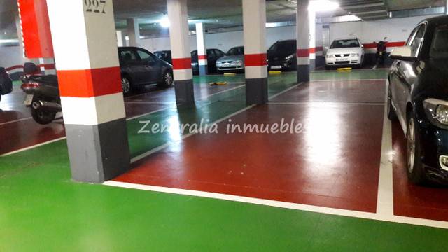 Garaje en Alquiler en Calle Lago de Barbarisa en Miralbueno