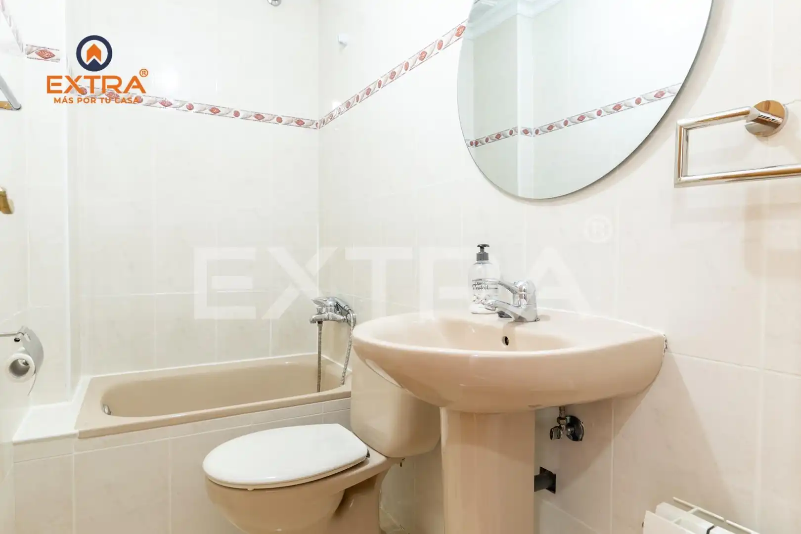 Bathroom of Flat for rent in Madrid  with Heating