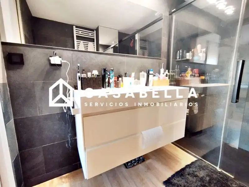 Baño de Piso de alquiler en Valencia con Aire acondicionado, Calefacción y Terraza