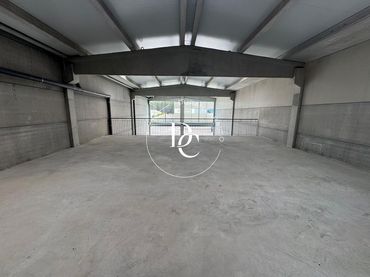 Industrial building to rent in Avinguda les Roquetes