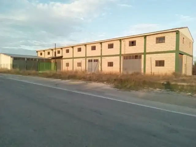 Nau industrial en venda a Caminreal