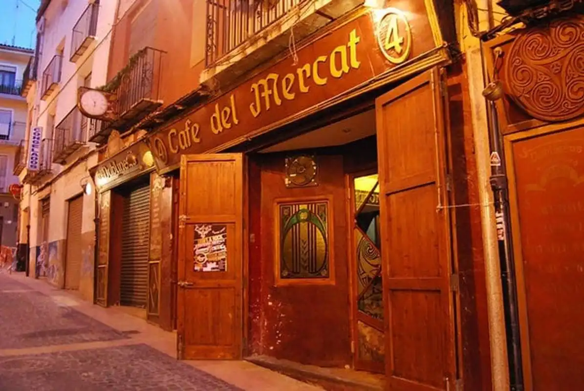 Maison mitoyenne avec terrasse à vendre à Carrer Matilde Ridocci