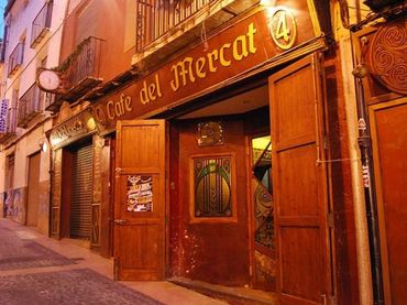 Maison mitoyenne avec balcon à vendre à Carrer Matilde Ridocci
