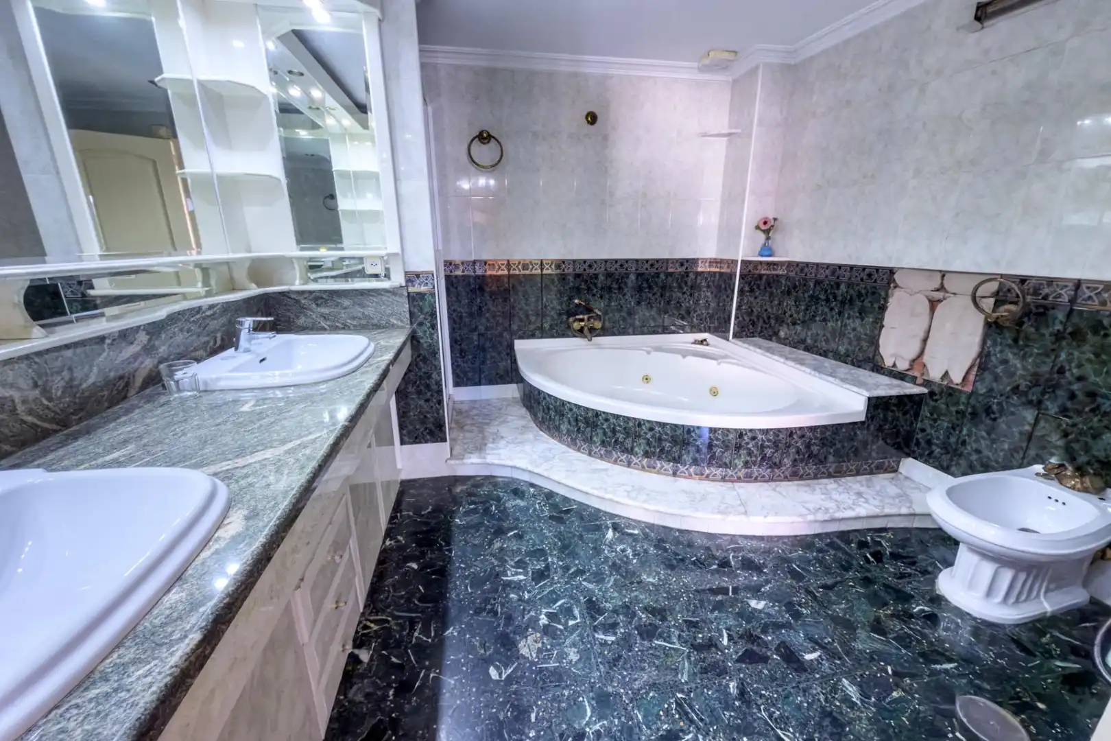 Baño de Piso en venta en Bigastro con Aire acondicionado, Calefacción y Terraza