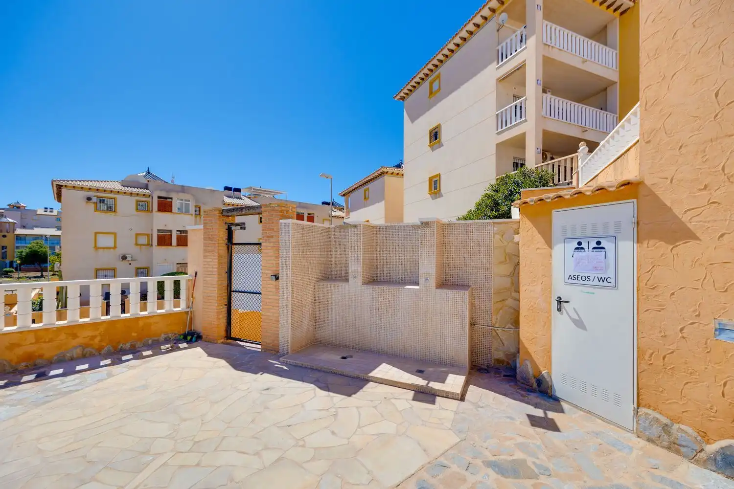 Vista exterior de Pis en venda en Orihuela amb Aire condicionat, Terrassa i Moblat