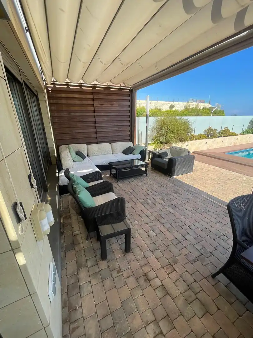 Terrasse von Haus oder Chalet zur Miete in Elche / Elx mit Klimaanlage, Heizung und Privatgarten