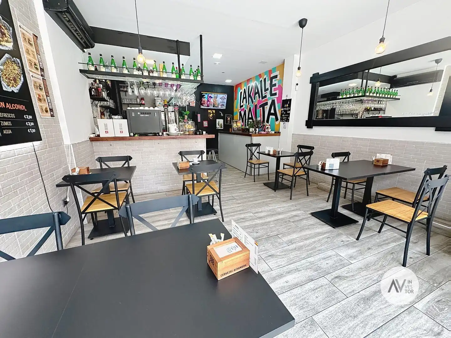 Local en venda en  Barcelona Capital amb Aire condicionat, Terrassa i Moblat